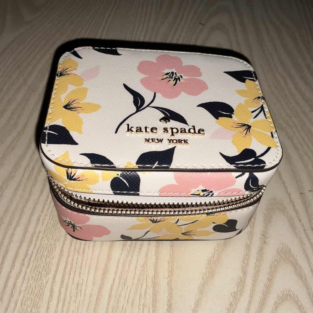 Kate Spade Jewelry‎ Accessory Case Compact Portable Floral Print